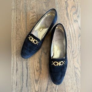 SALVATORE FERRAGAMO | VINTAGE Black Suede Loafers. Size 10 B.